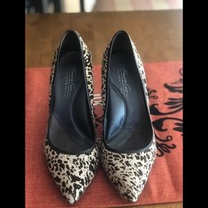 Kenneth Cole New York Animal Print Heels Size 8